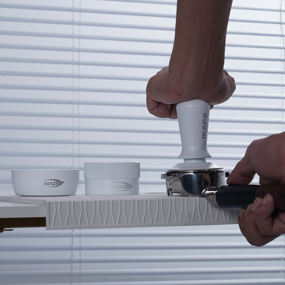 Tamper and Distributor Set - Black or White