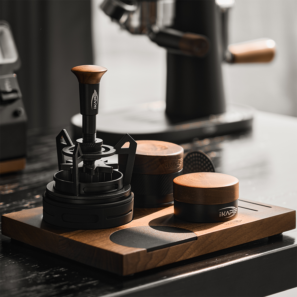 Spring Calibrated Tamper V4 - Wooden Handle