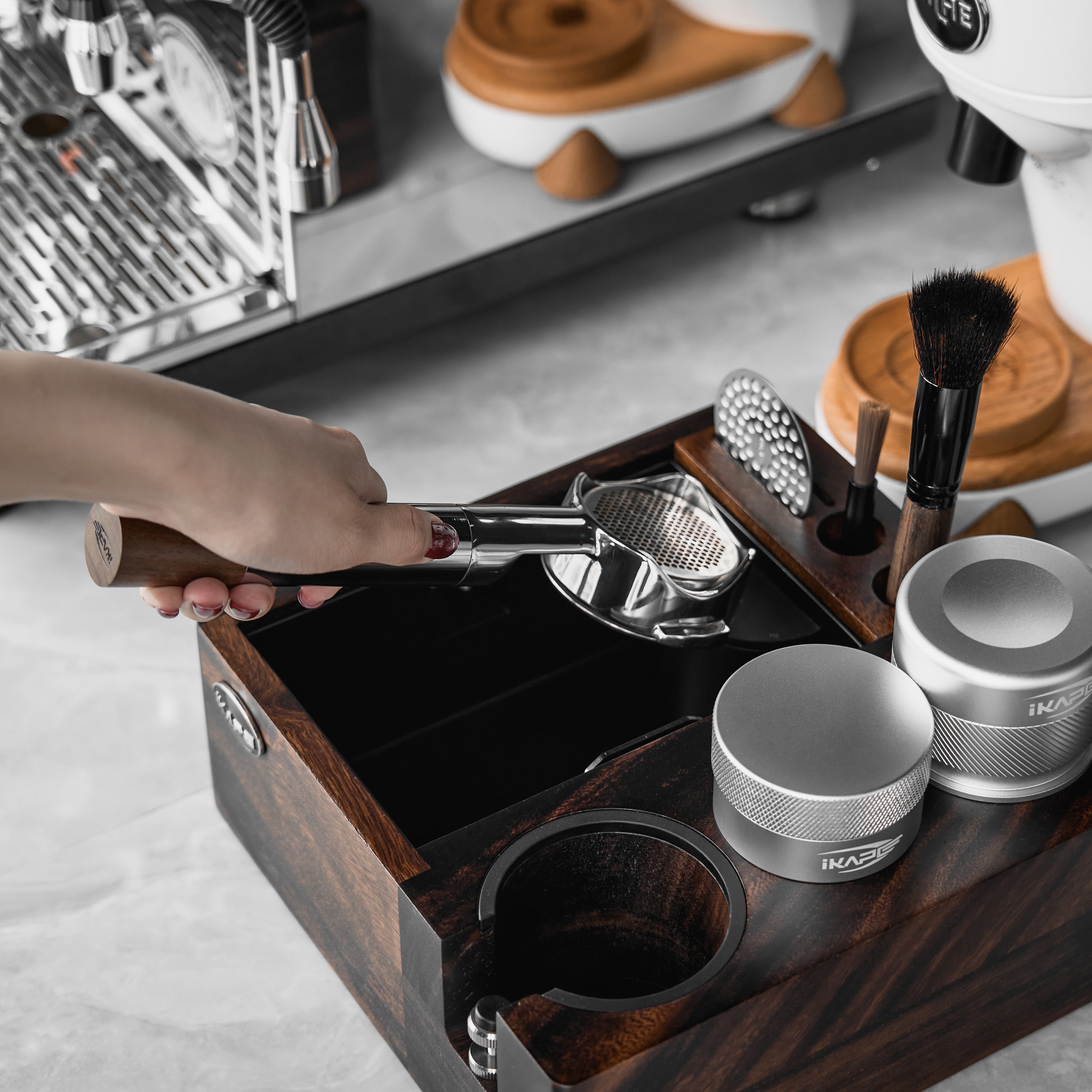 Openwork Bottomless Portafilter with Basket