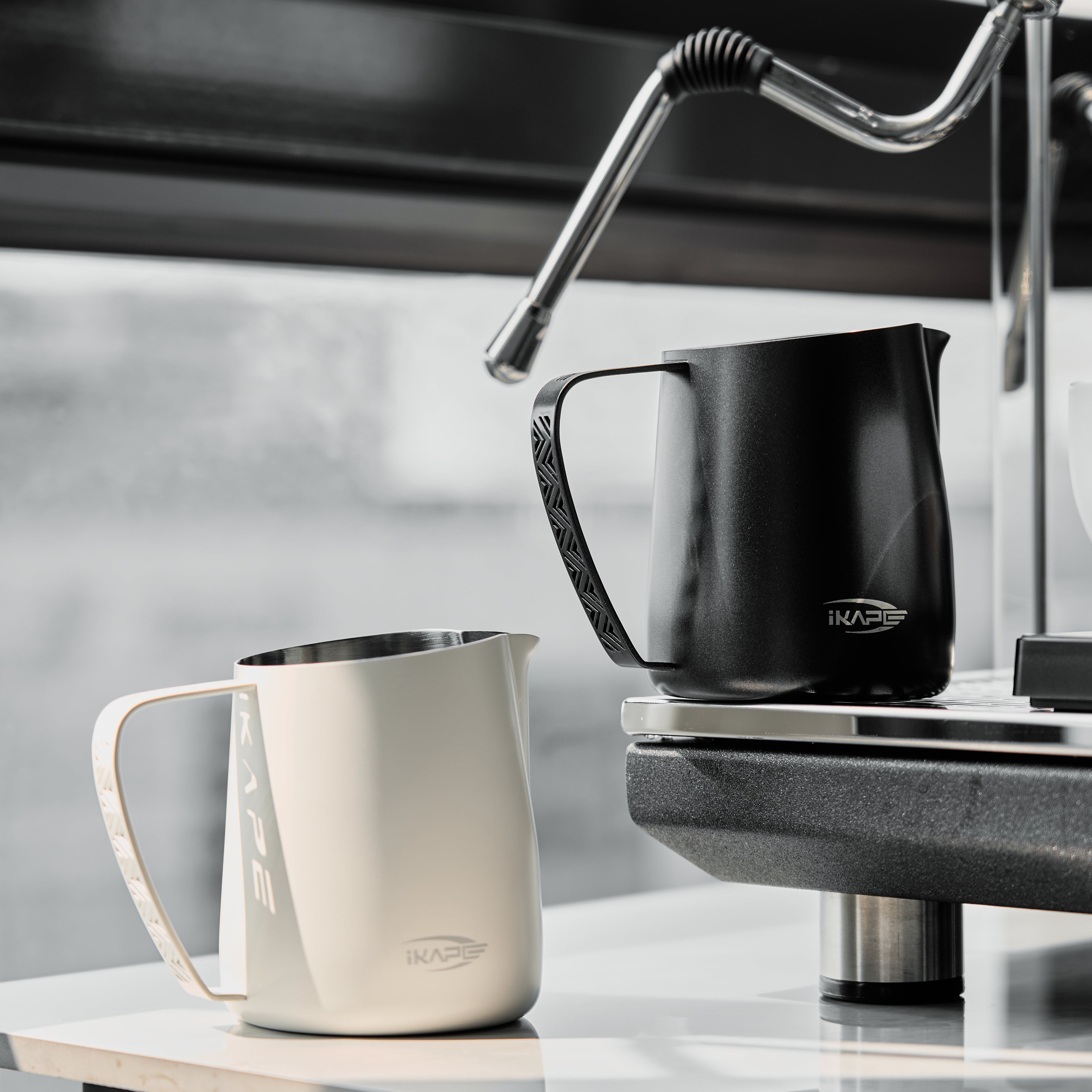 Latte Art Pitcher - Hollow-Out Handle