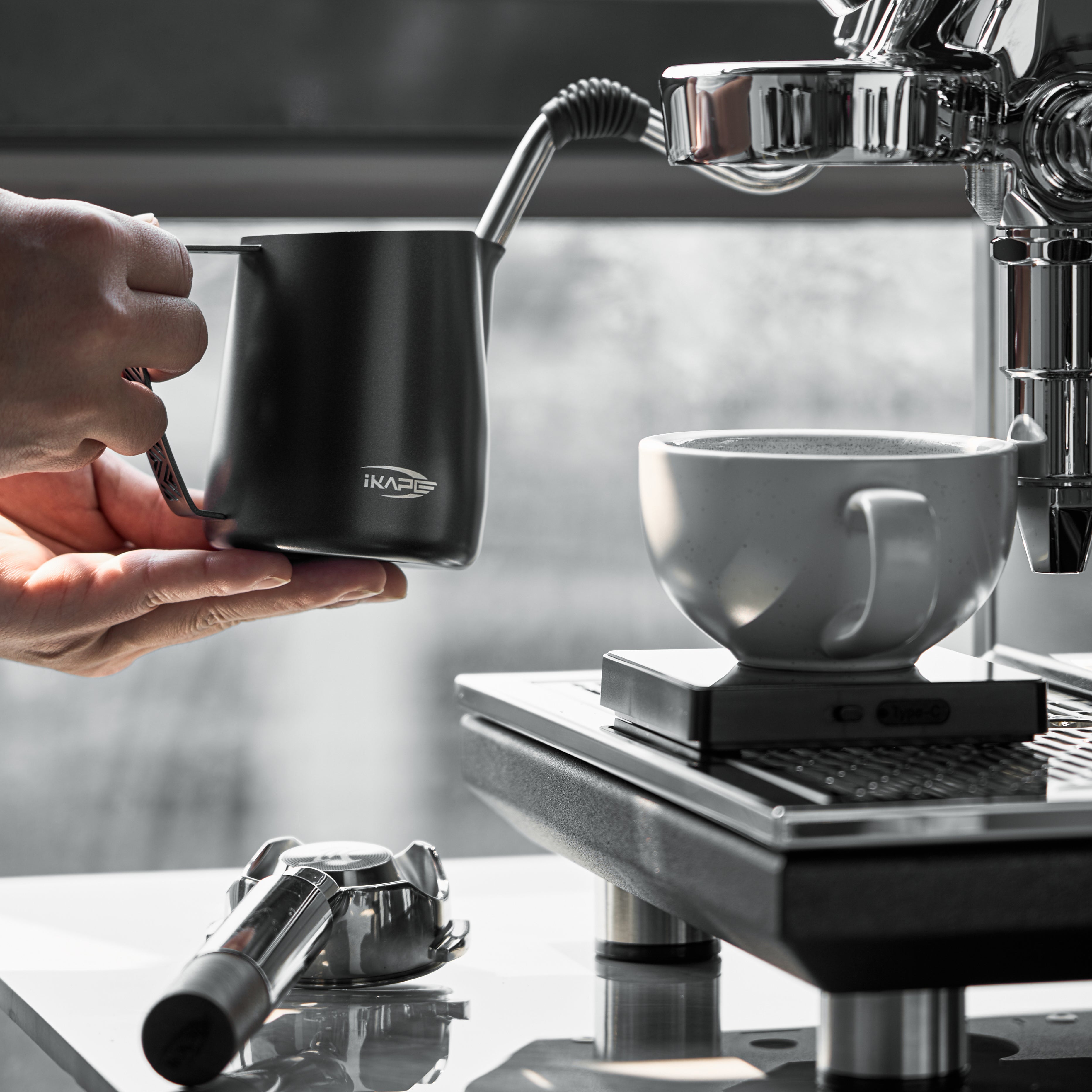 Latte Art Pitcher - Hollow-Out Handle