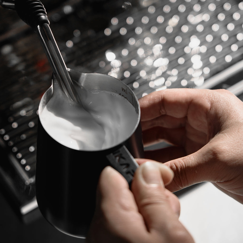 Latte Art Pitcher - Hollow-Out Handle