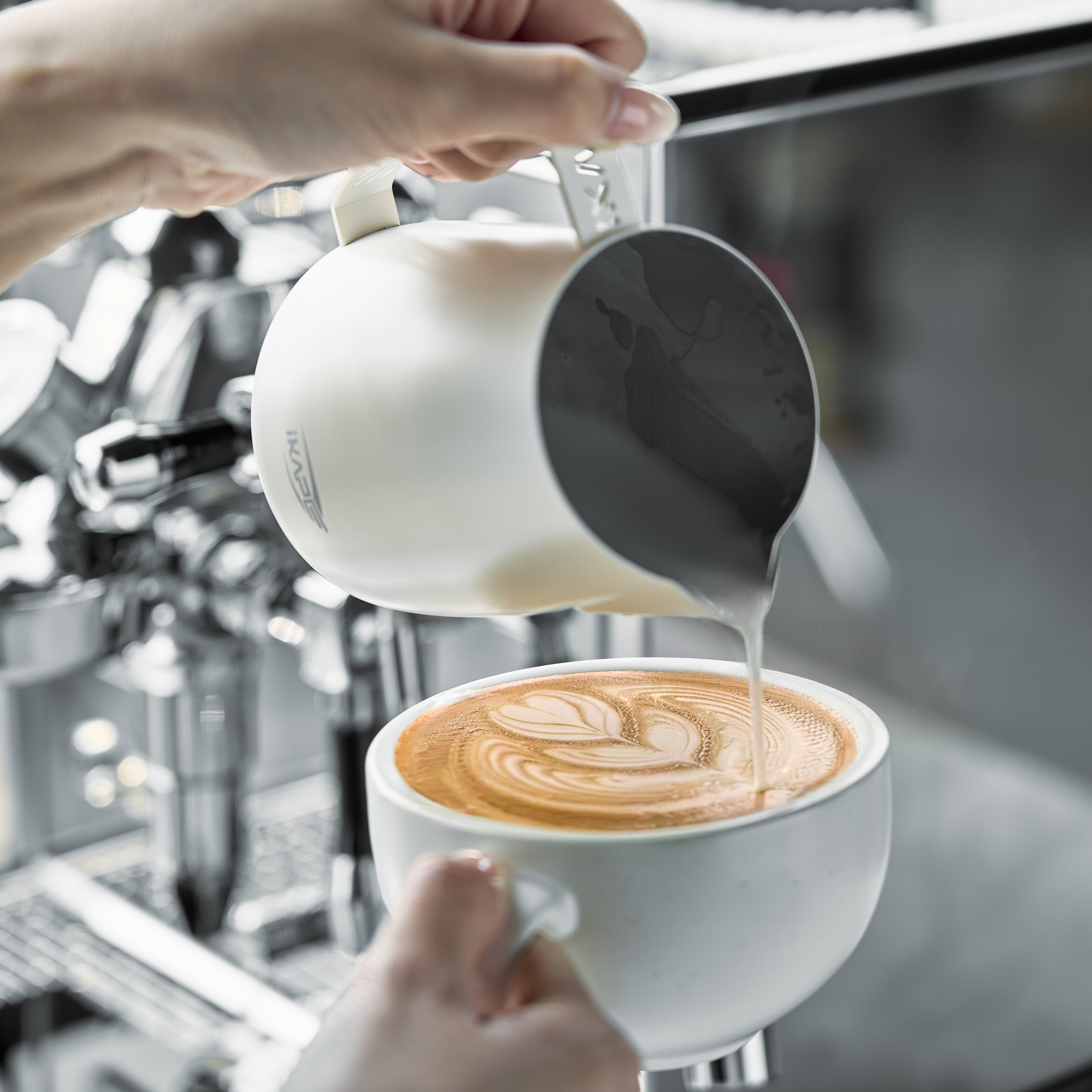 Latte Art Pitcher - Hollow-Out Handle