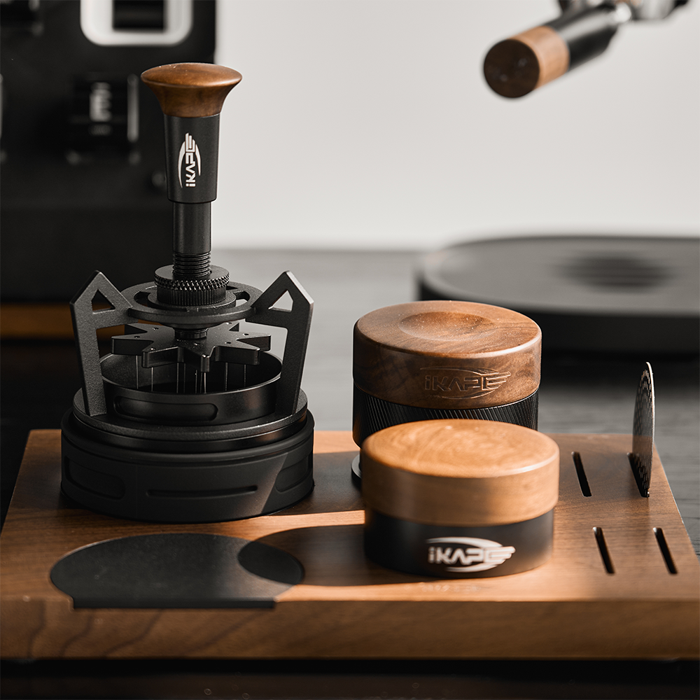 Spring Calibrated Tamper V4 - Wooden Handle